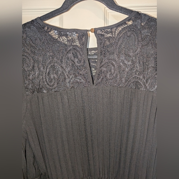 Suzy Shier Black Dress - Picture 4 of 4